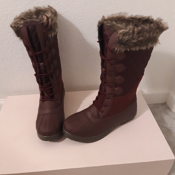 Boots - Picture 2 of 3
